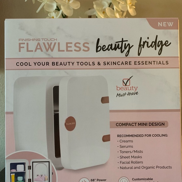 Flawless Beauty Mini Fridge - Picture 3 of 4